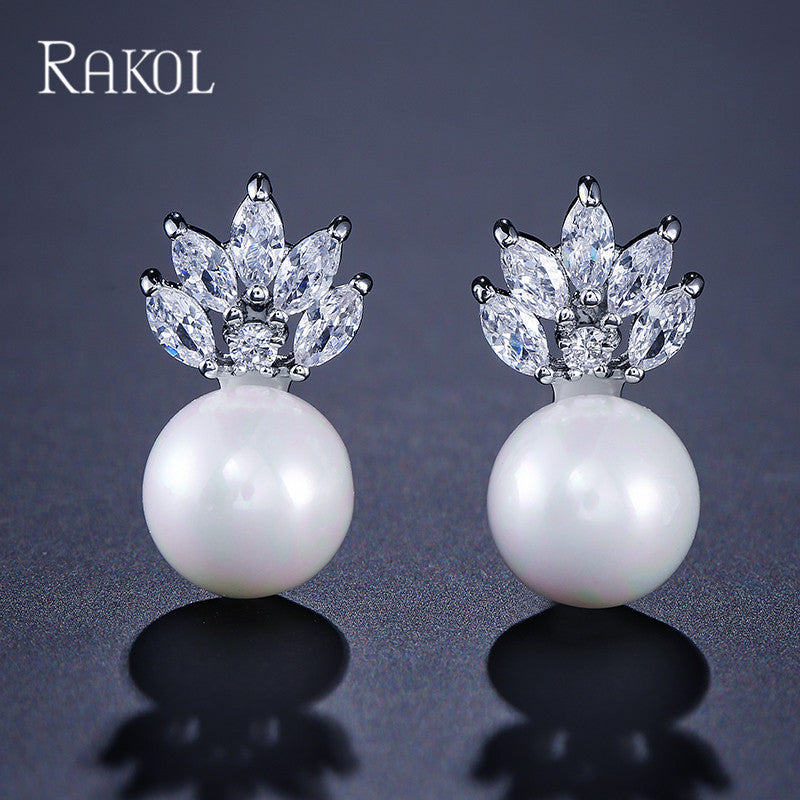 Fashion Simple Pearl Stud Earrings Women
