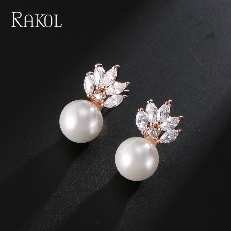 Fashion Simple Pearl Stud Earrings Women