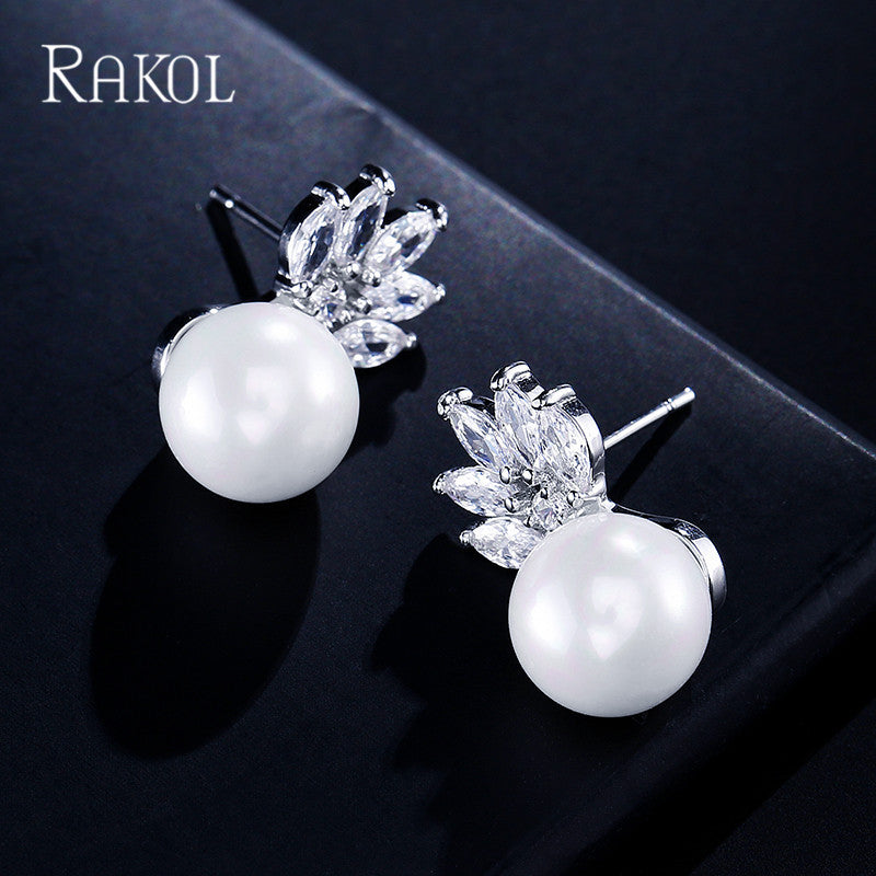 Fashion Simple Pearl Stud Earrings Women